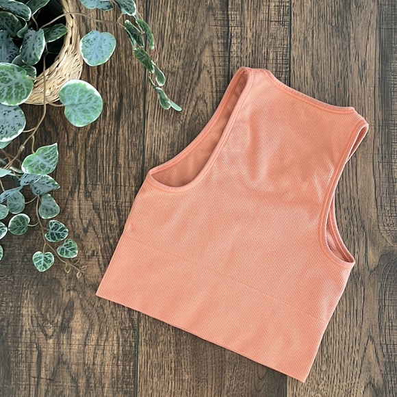 Athleta Aurora Seamless Crop Rib Tank in Island Coral - Picture 3 of 3